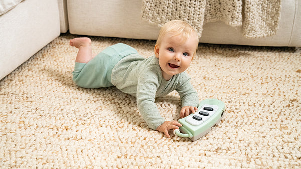 0+ months: PRACTICING TUMMY TIME