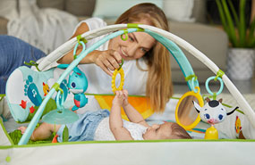0-2+ months: BONDING & COMMUNICATION