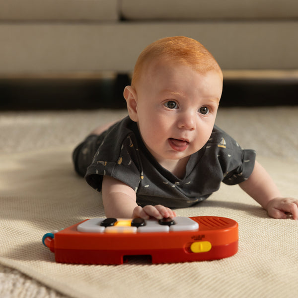 0+ months: PRACTICING TUMMY TIME