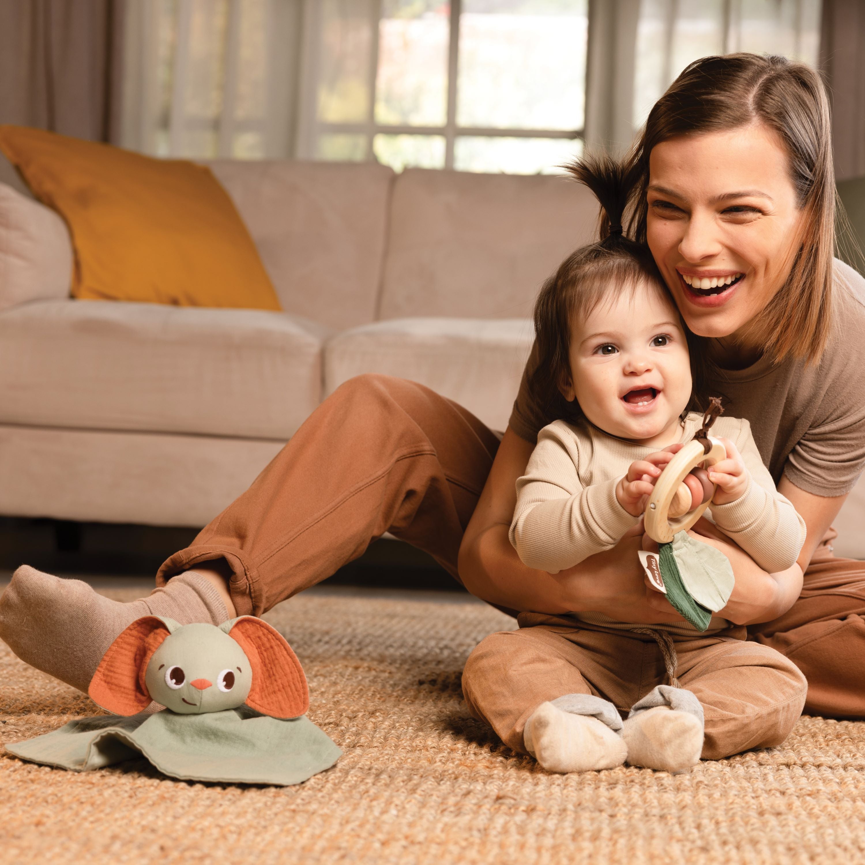 Gift Set - mother & daughter playing with gift set