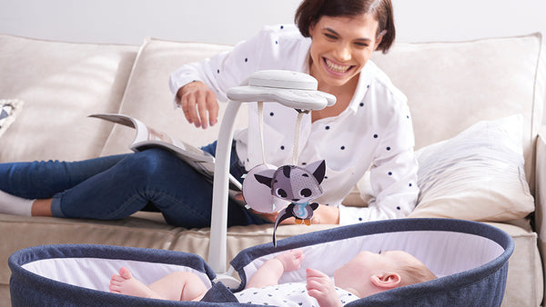 3-6 months: PRACTICING FINE MOTOR SKILLS