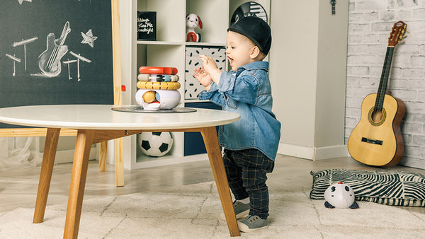9+ months: CAUSE & EFFECT LEARNING