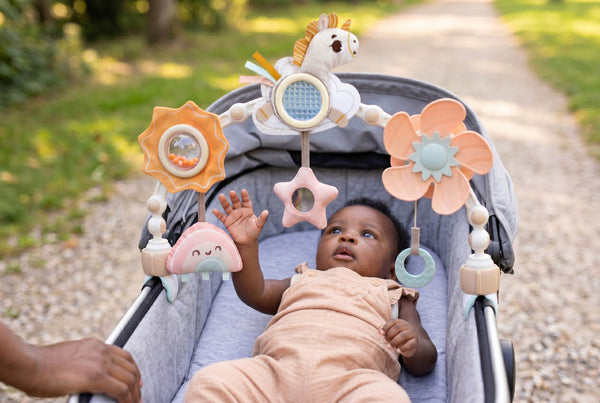 0+ months: STIMULATING BABY'S DEVELOPING VISION