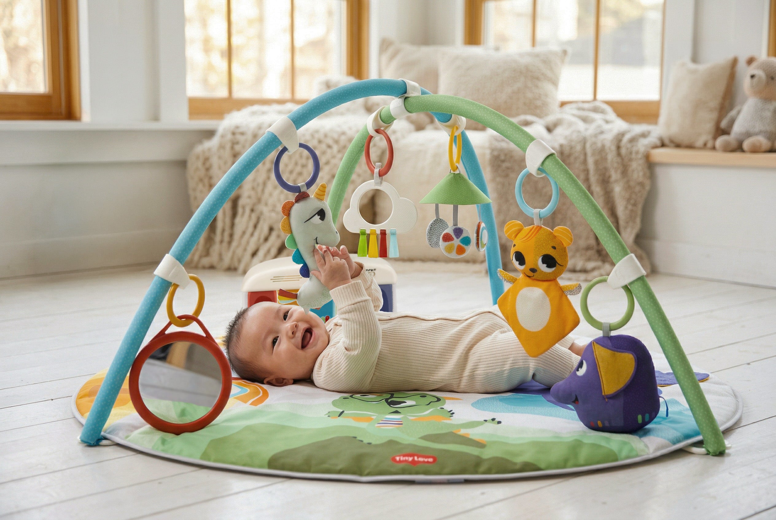 Born to Party Dynamic Gymini® – Tiny Love