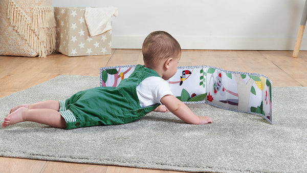 3-6 months: EXTENDING TUMMY TIME