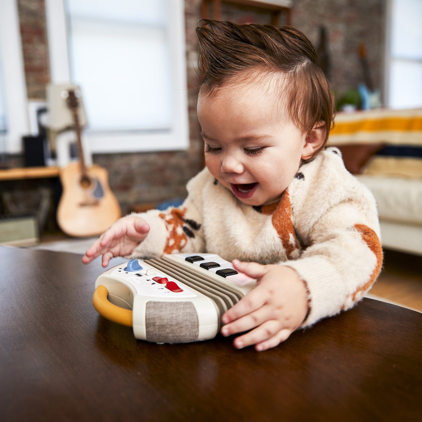 tiny-love-born-to-explore