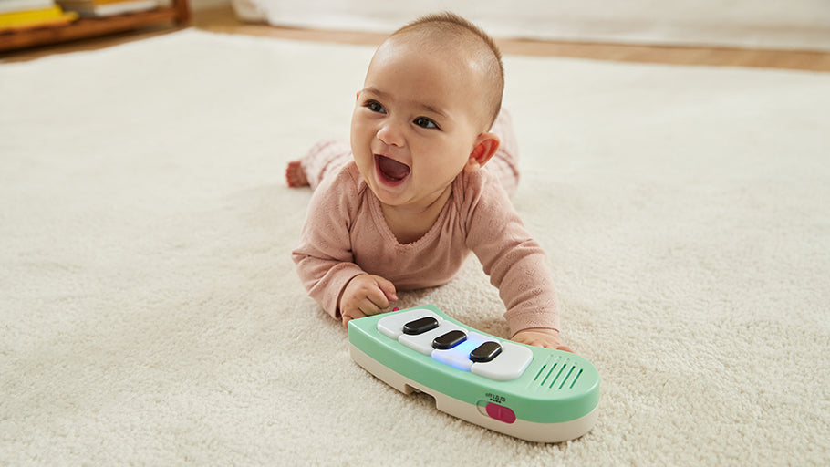 0+ months: PRACTICING TUMMY TIME